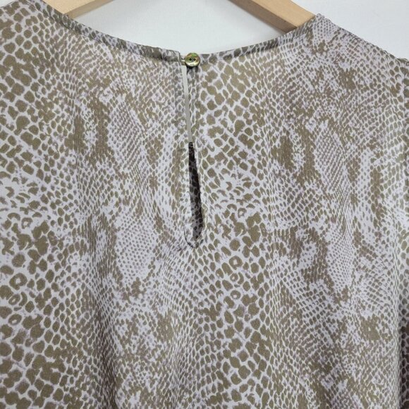 VIOLET & Claire Women's Lilac Grey Snake Print Sleeveless Top - Picture 9 of 11